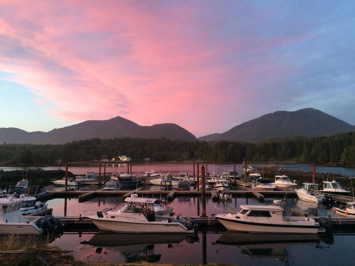 Island West Resort-Motel Ucluelet Exterior foto
